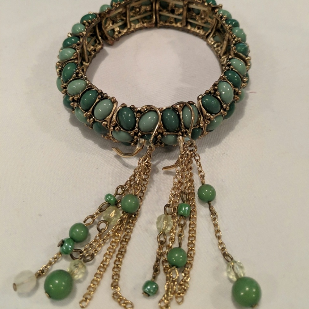 Green/gold bracelet and earring set